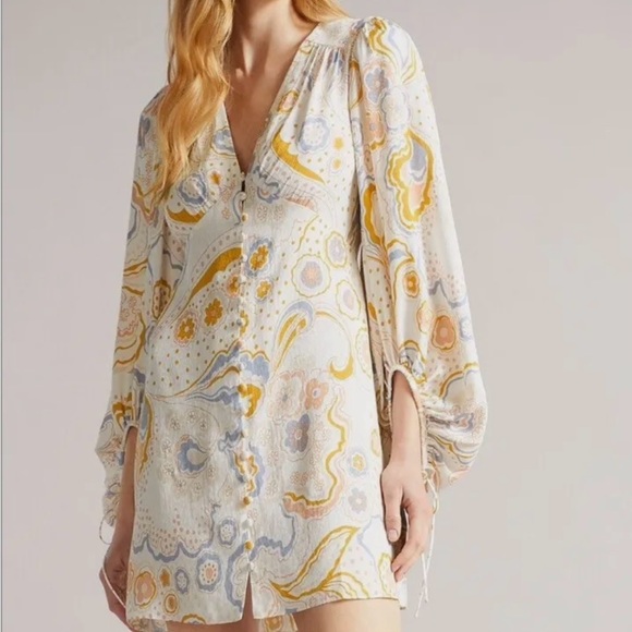 TED BAKER London Thelia Exaggerated Sleeve
Mini Dress. - Picture 2 of 6